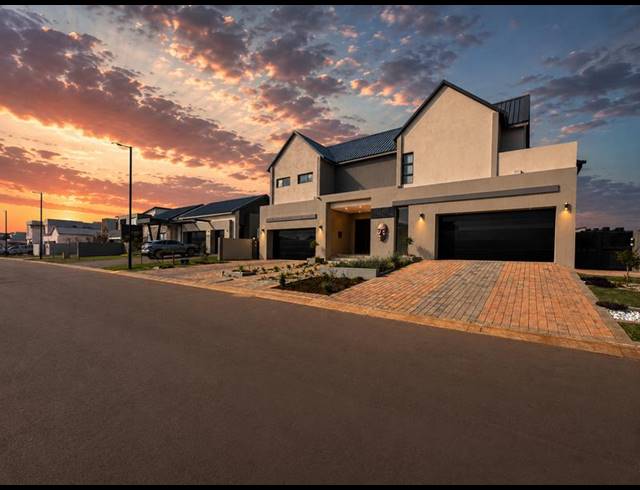 6 BEDROOM HOUSE FOR SALE IN MIDSTREAM HEIGHTS